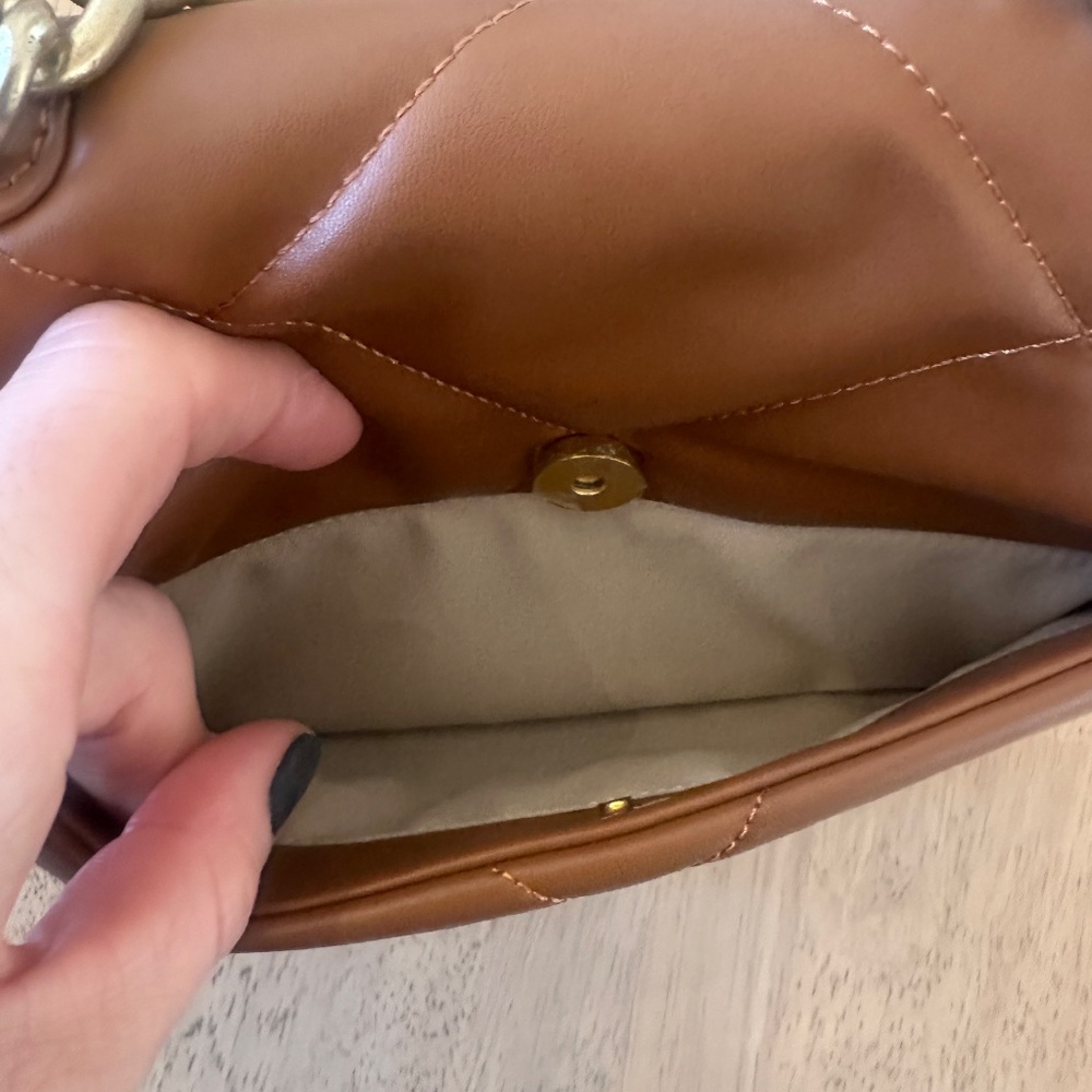 Cognac brown quilted purse - Picture 9 of 11
